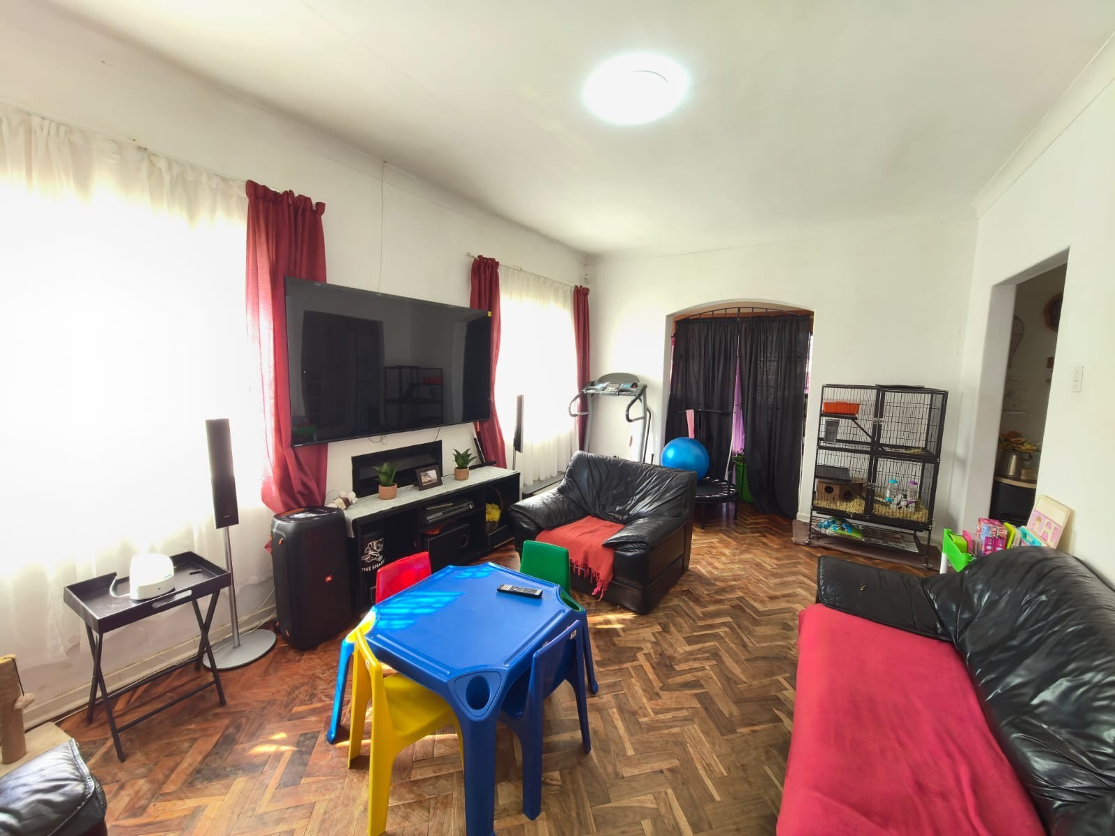 Where Character Meets Convenience: Your Dream Family Home in Herlear, Kimberley