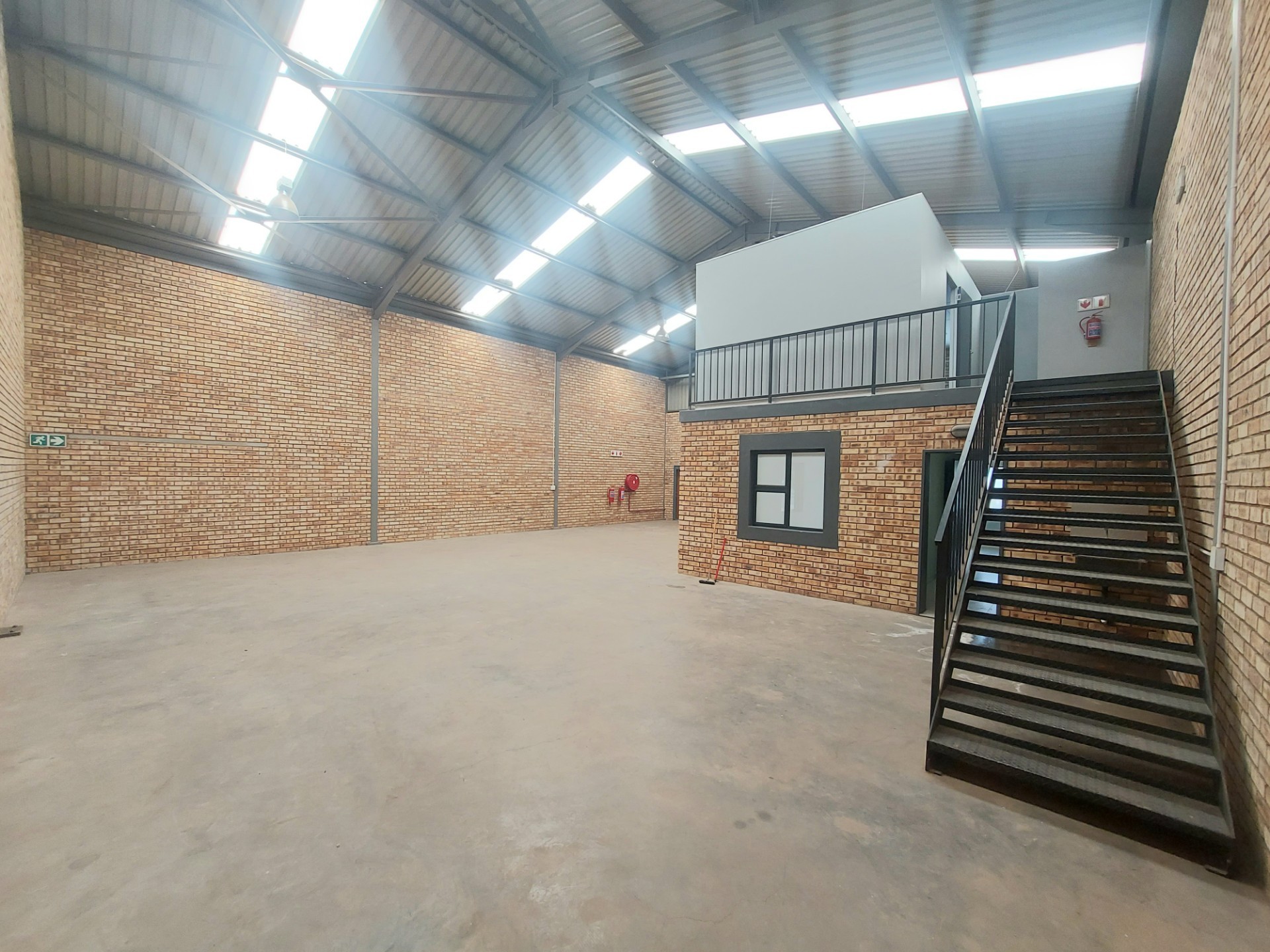 Warehouse To Rent in Roodepoort, Johannesburg