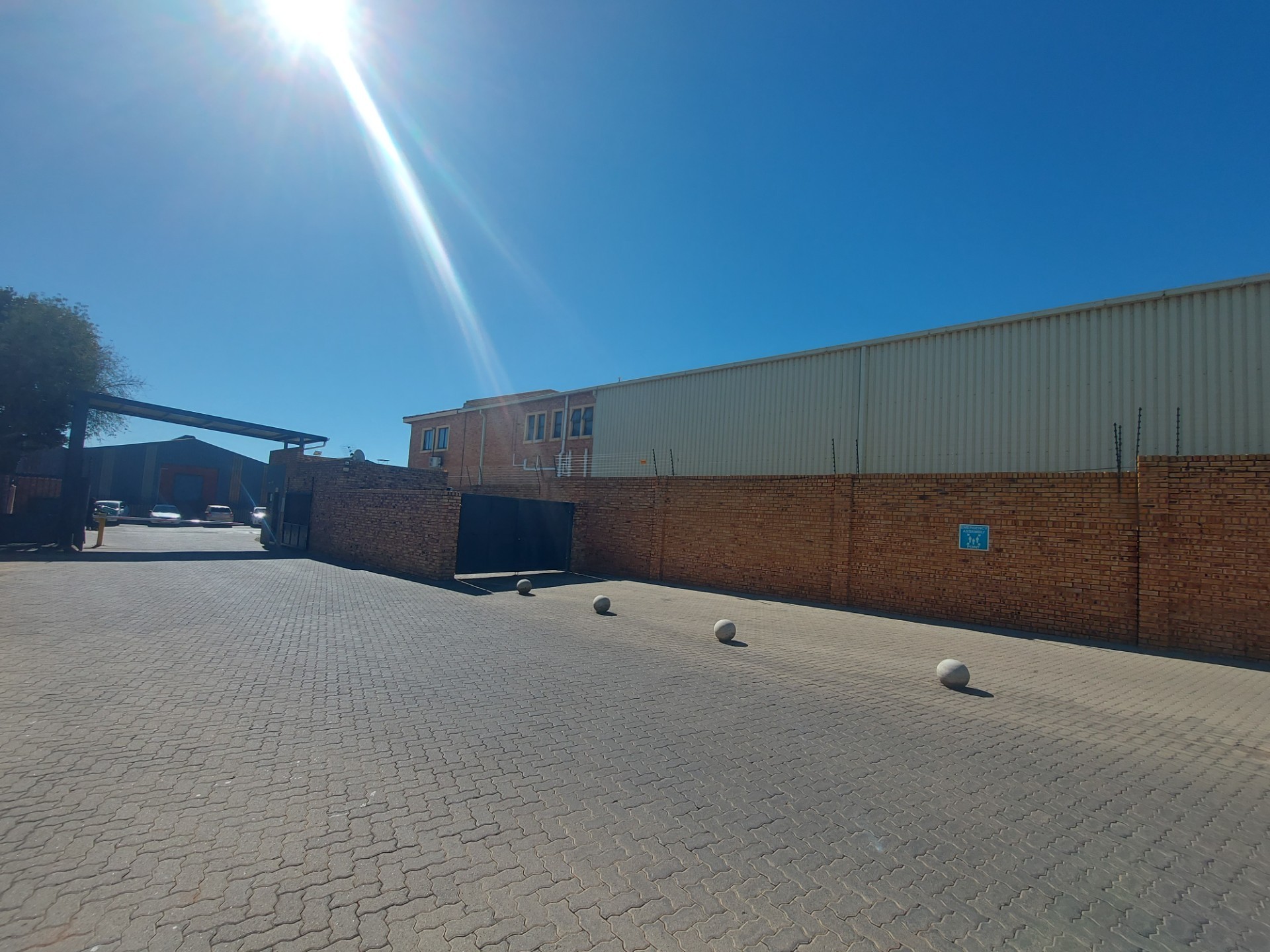 Warehouse To Rent in Roodepoort, Johannesburg