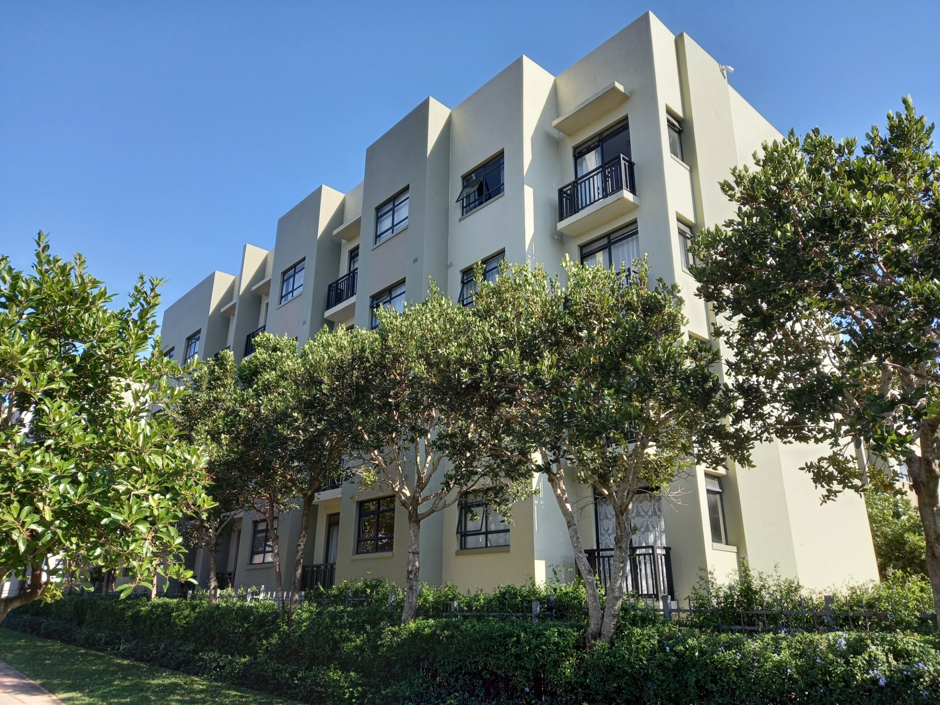 Affordable Modern Convenient Umhlanga Ridge Apartment