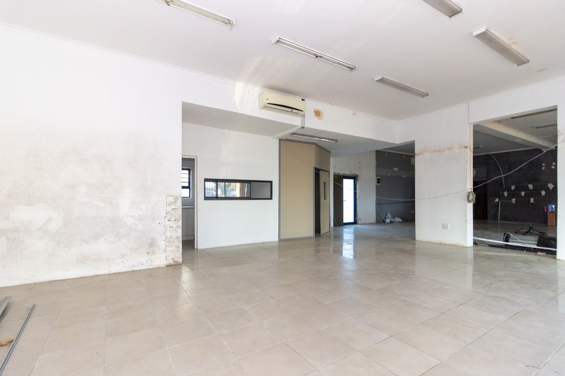 Prime Corner Retail and Office Space to Let in Walmer | 328 sqm