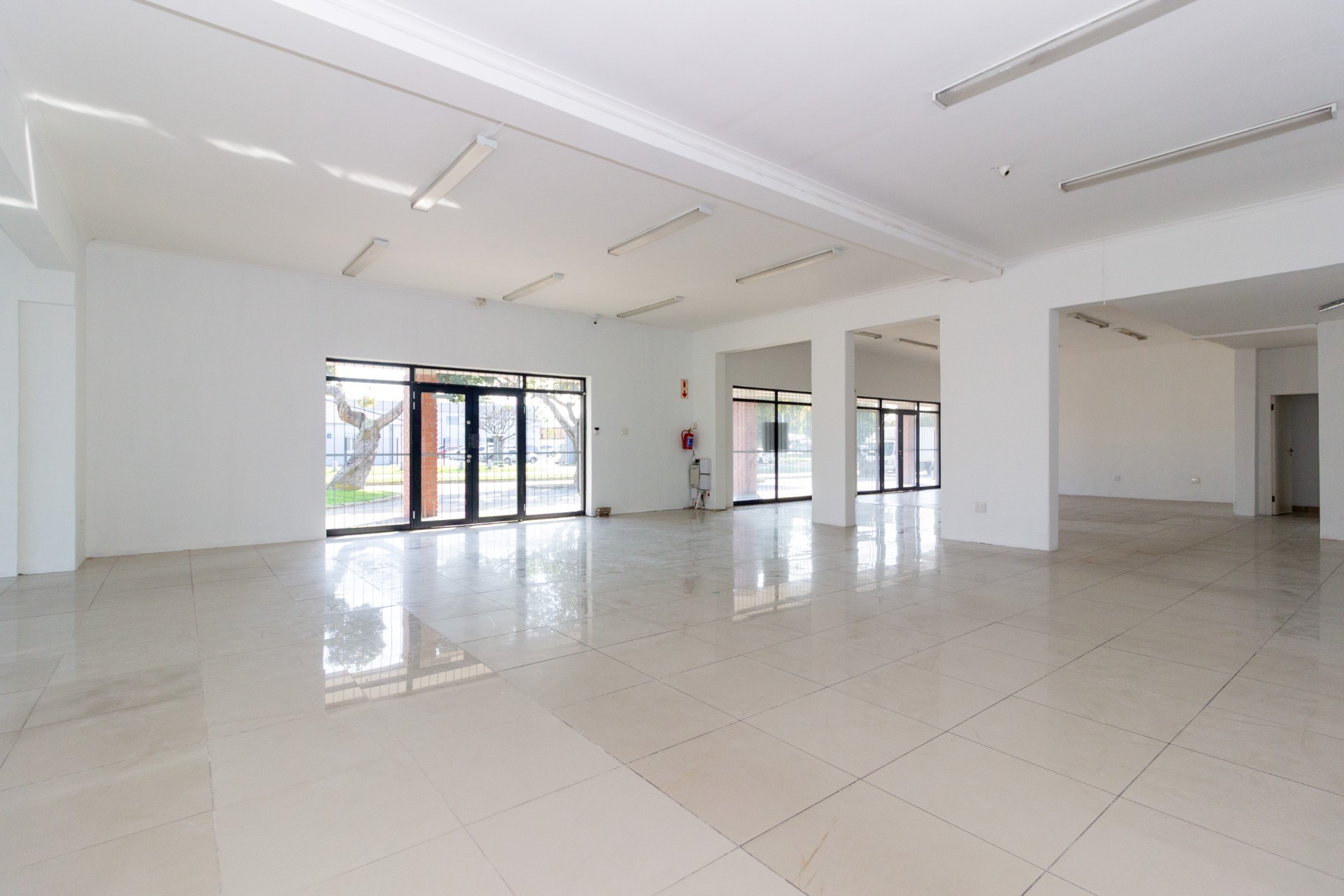 Prime Corner Retail Unit to Let in Walmer | 125 sqm