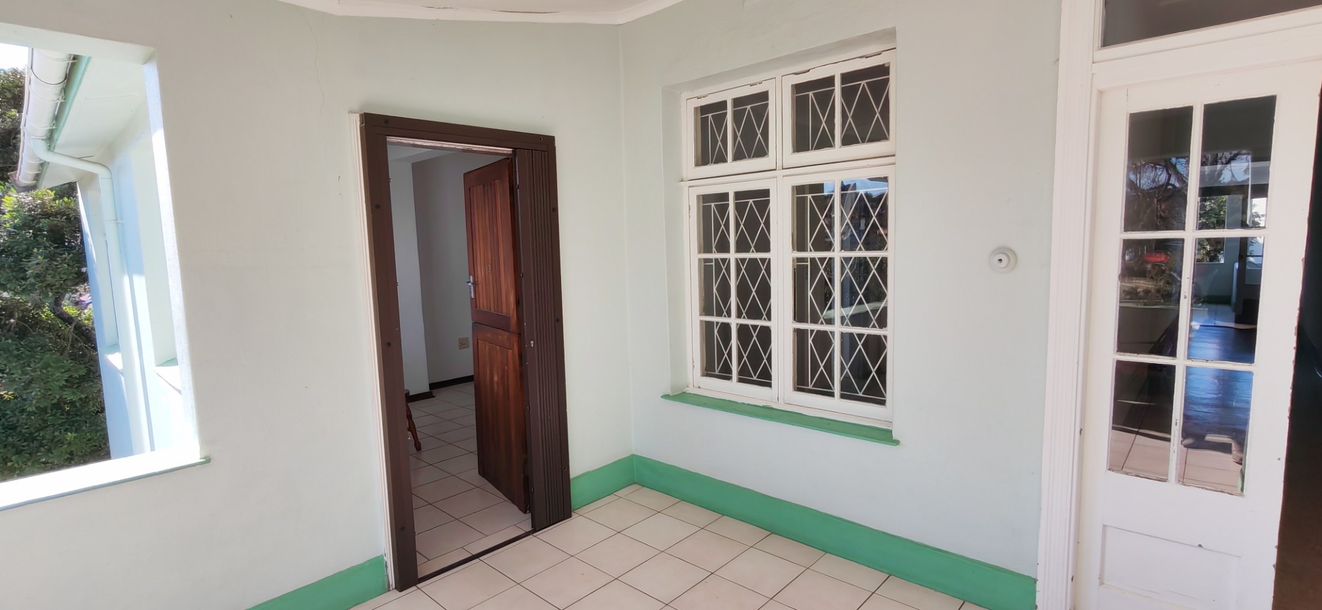 Best Value ! 2 Bedroom Apartment For Sale in Margate, KwaZulu Natal
