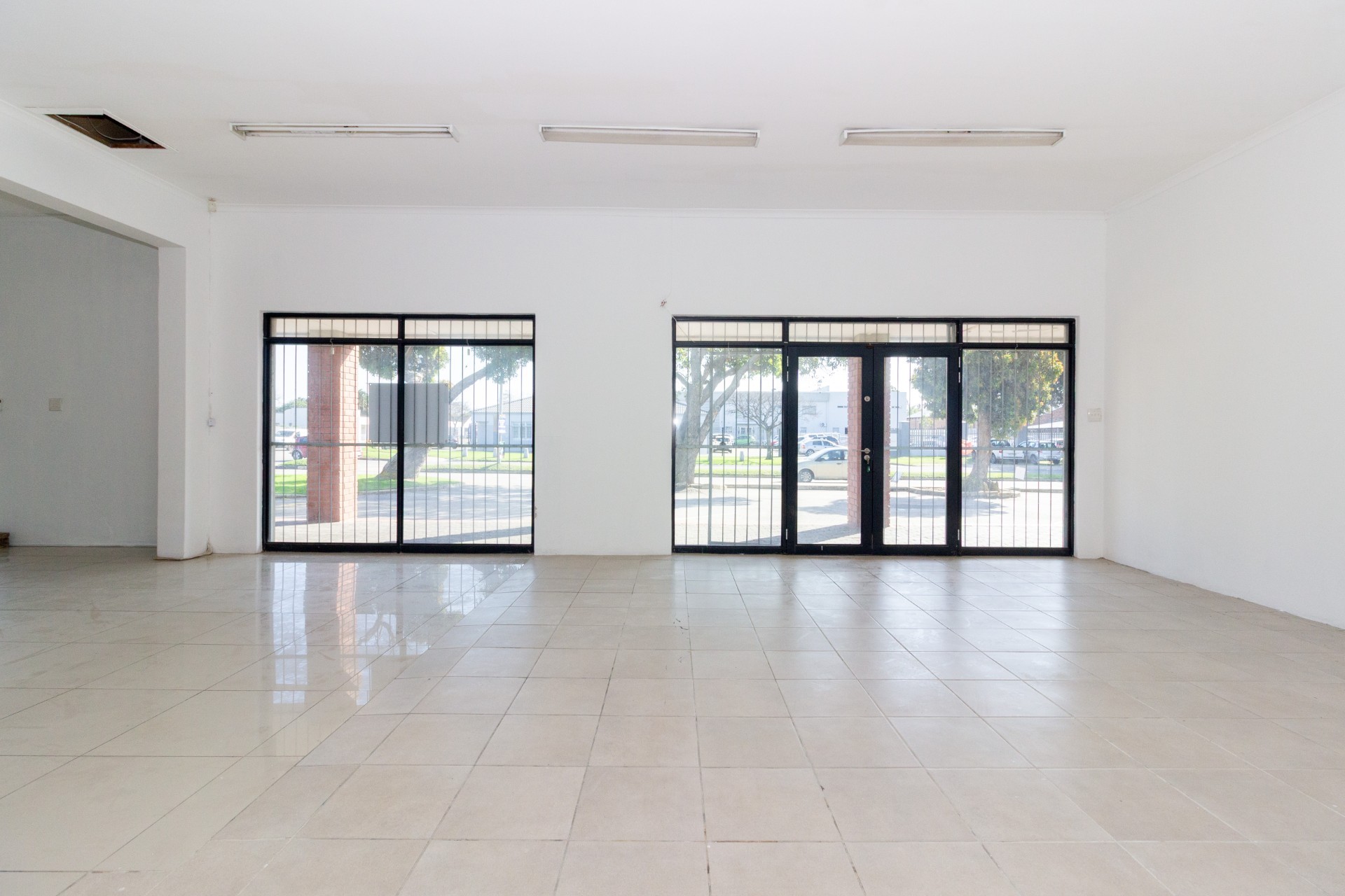 Ground Floor Retail Unit to Let in Walmer | 97 sqm 4