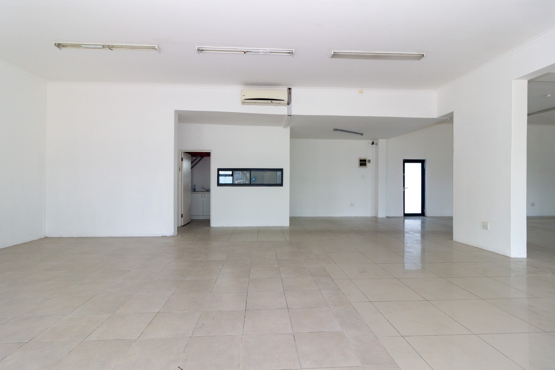 Ground Floor Retail Unit to Let in Walmer | 97 sqm 5