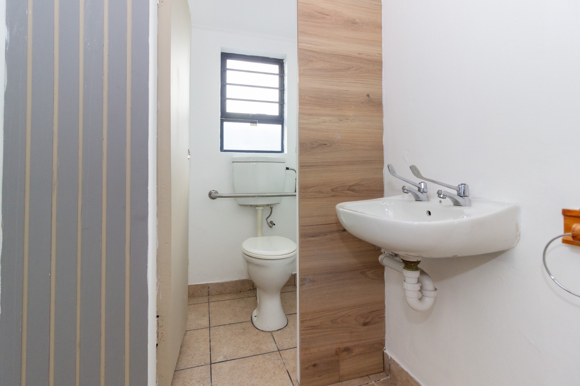 Ground Floor Retail Space to Let in Walmer | 222 sqm