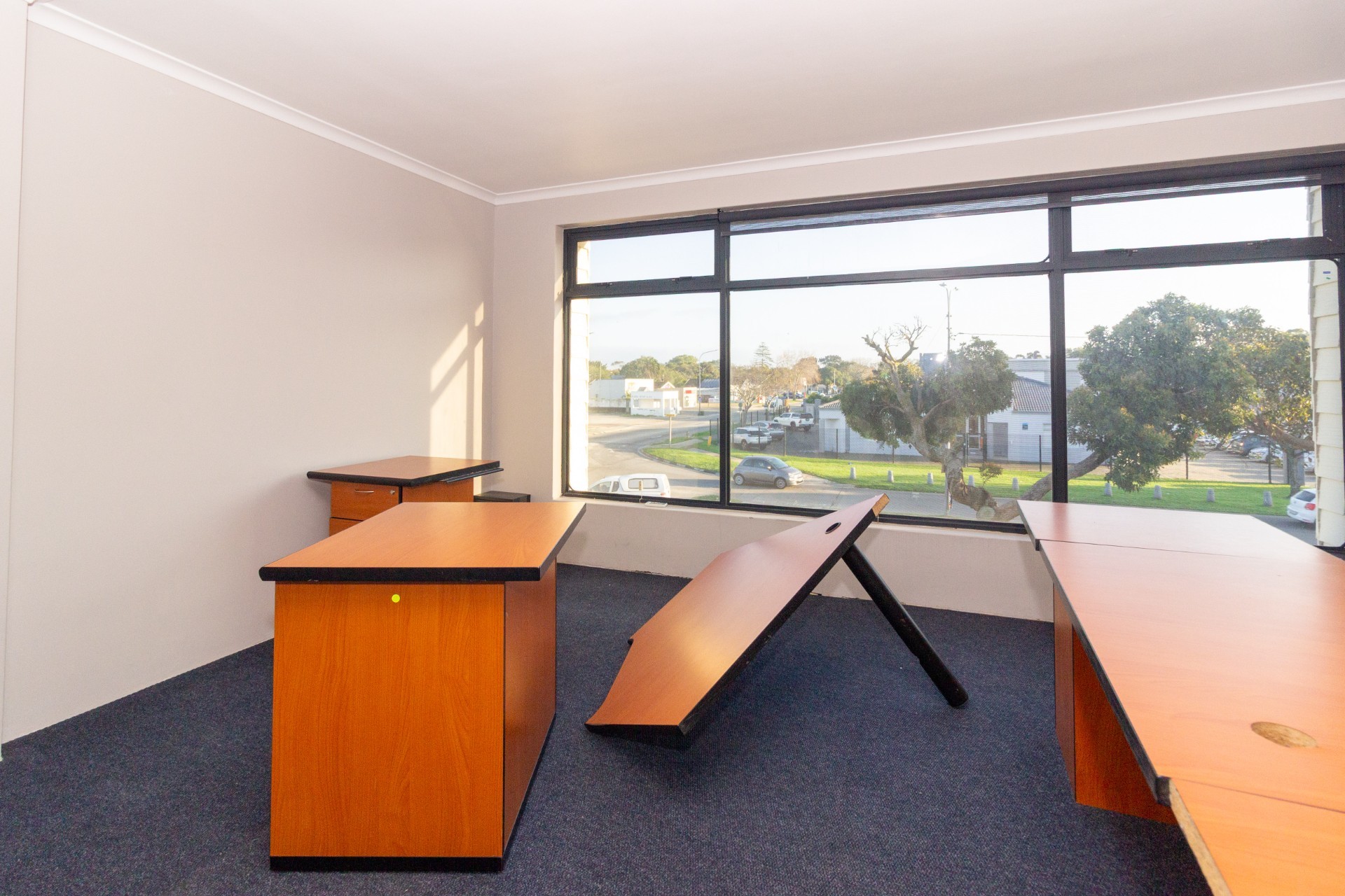 Bright Upstairs Office Space to Let in Walmer | 106 sqm
