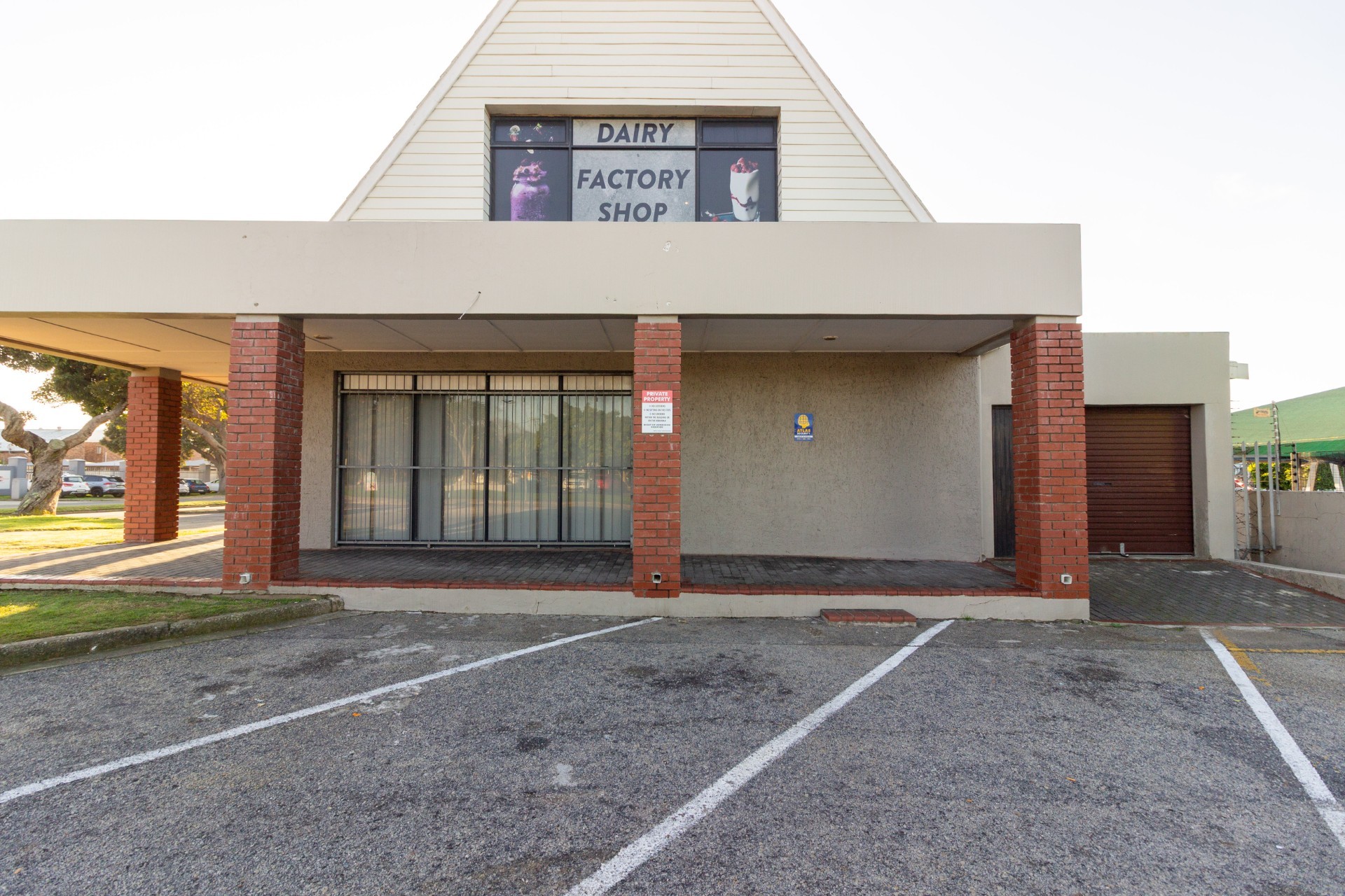 Bright Upstairs Office Space to Let in Walmer | 106 sqm