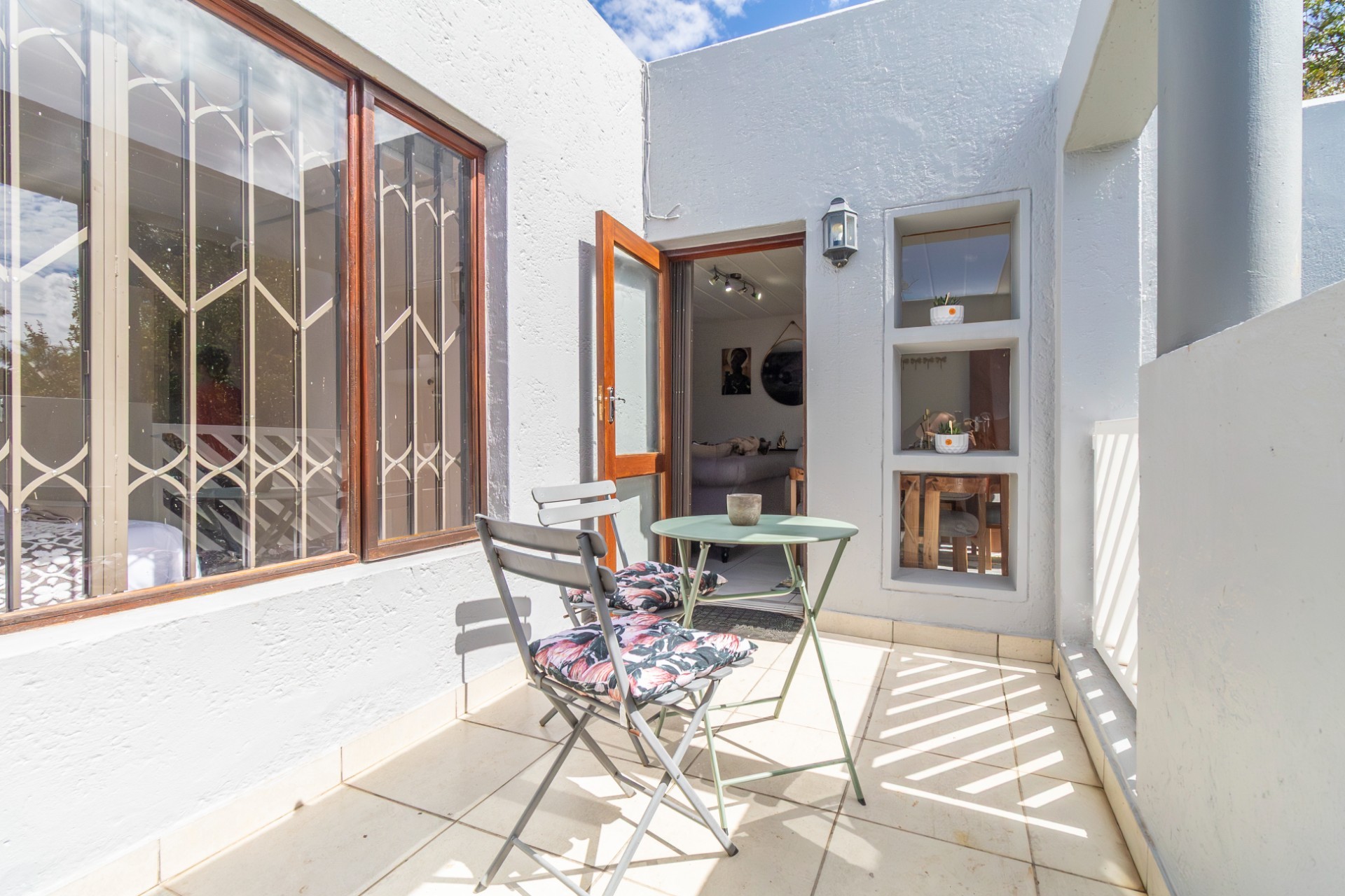 2 Bedroom, 1 bathroom Furnished Apartment To Rent in Sandown