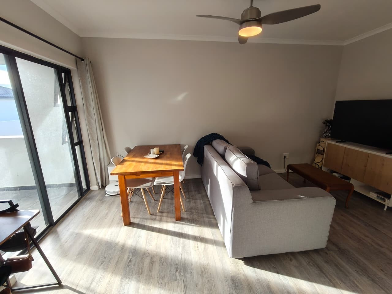 Apartment To Rent in Table View, Blouberg