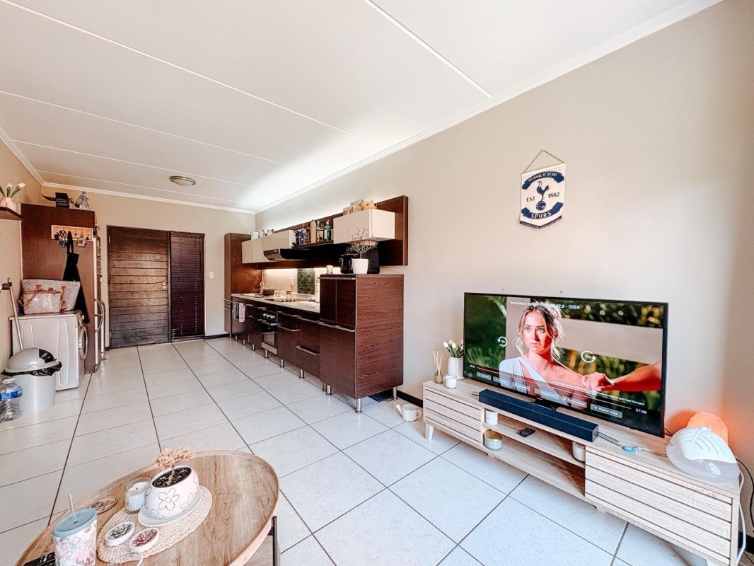 Apartment for sale in Greenstone Hill, Edenvale, 66 m²