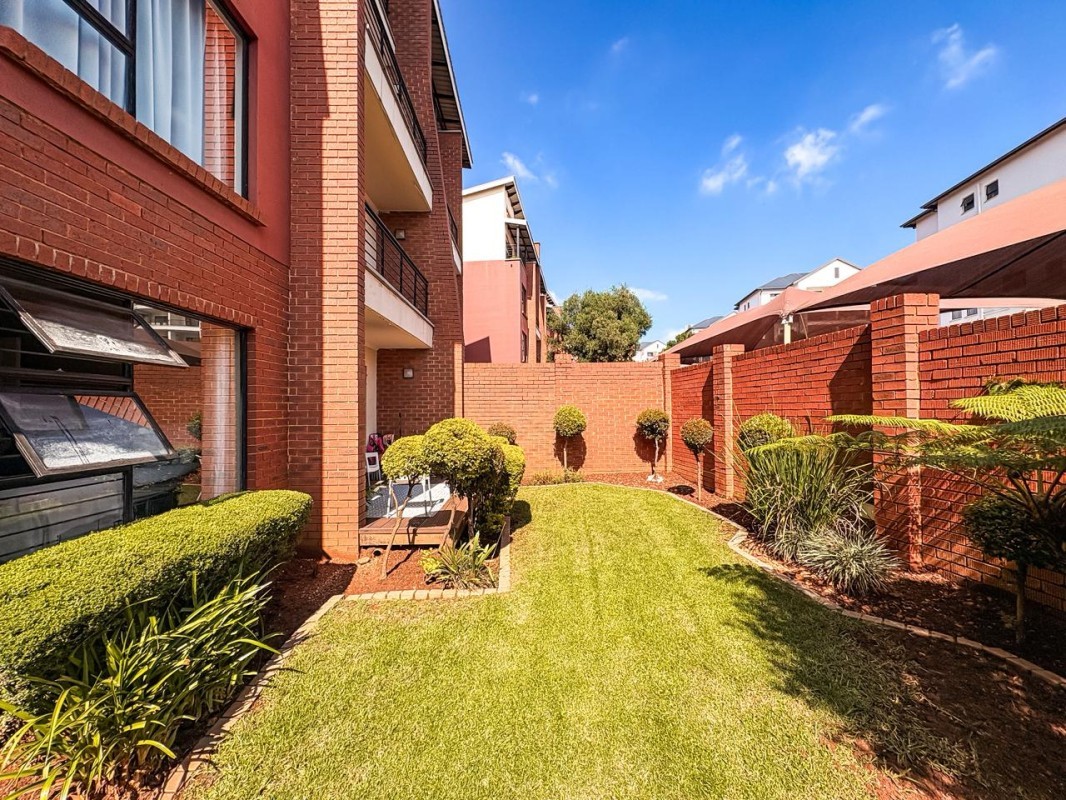 Apartment for sale in Greenstone Hill, Edenvale, 66 m²