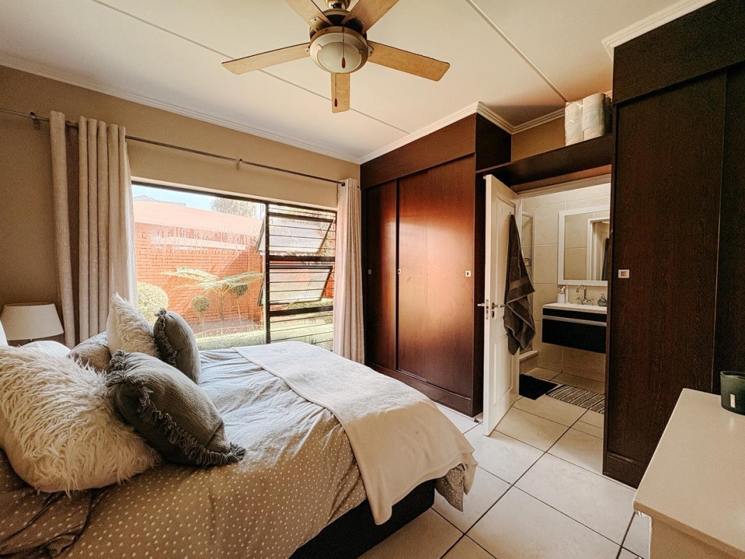 Apartment for sale in Greenstone Hill, Edenvale, 66 m²