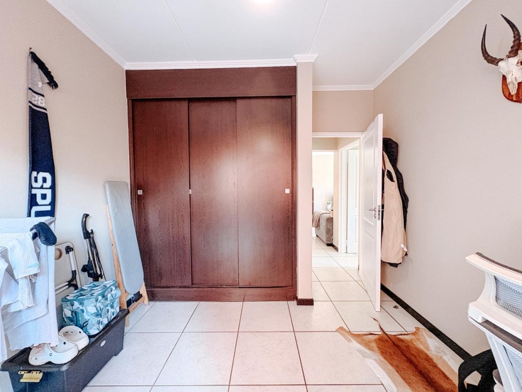 Apartment for sale in Greenstone Hill, Edenvale, 66 m²