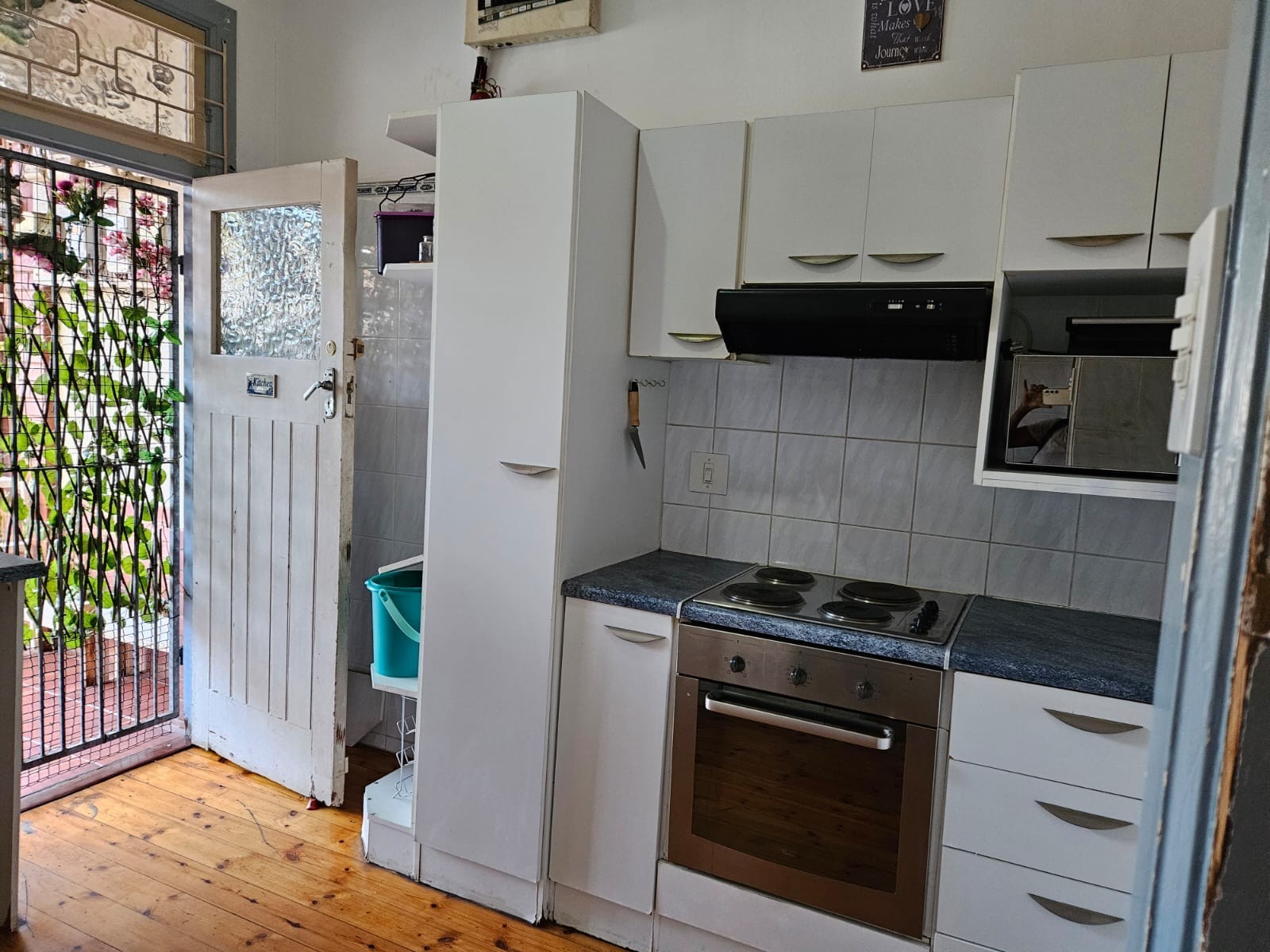 Three Bedroom Apartment To Rent in Glenwood, Durban, KwaZulu Natal