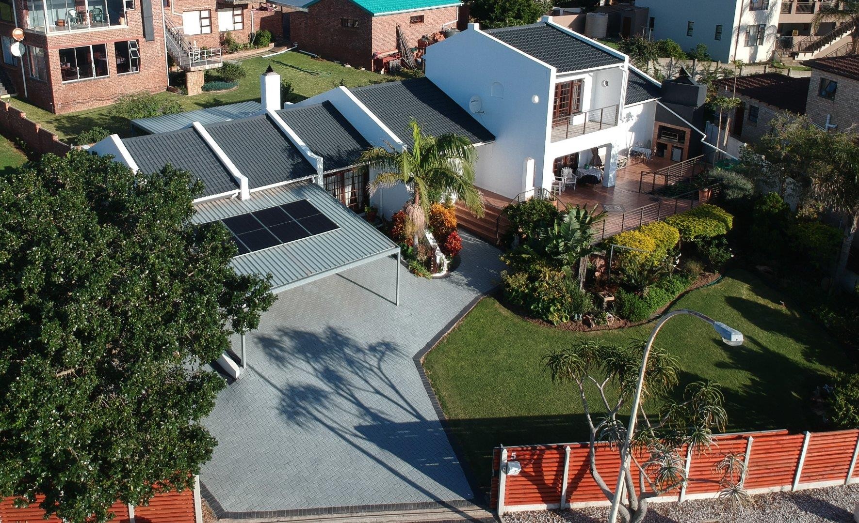 House for sale in Jeffreys Bay, 360 m²