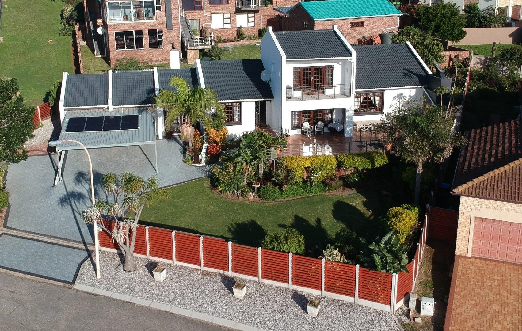 House for sale in Jeffreys Bay, 360 m²