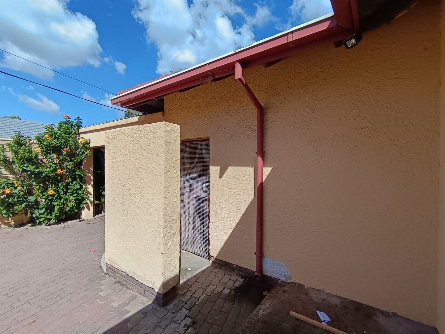 Time to make this house home in Brackendowns 4