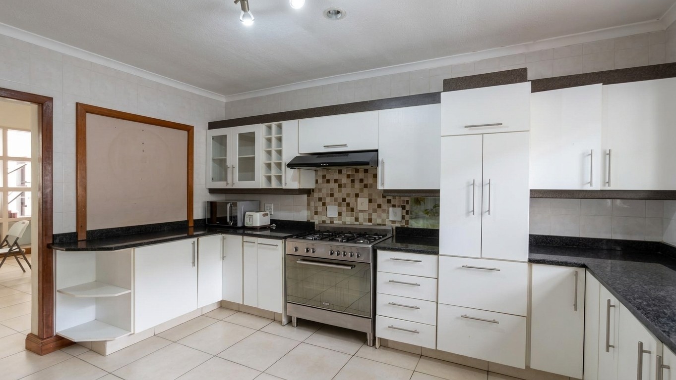 House for sale in Dowerglen, Edenvale, 449 m²