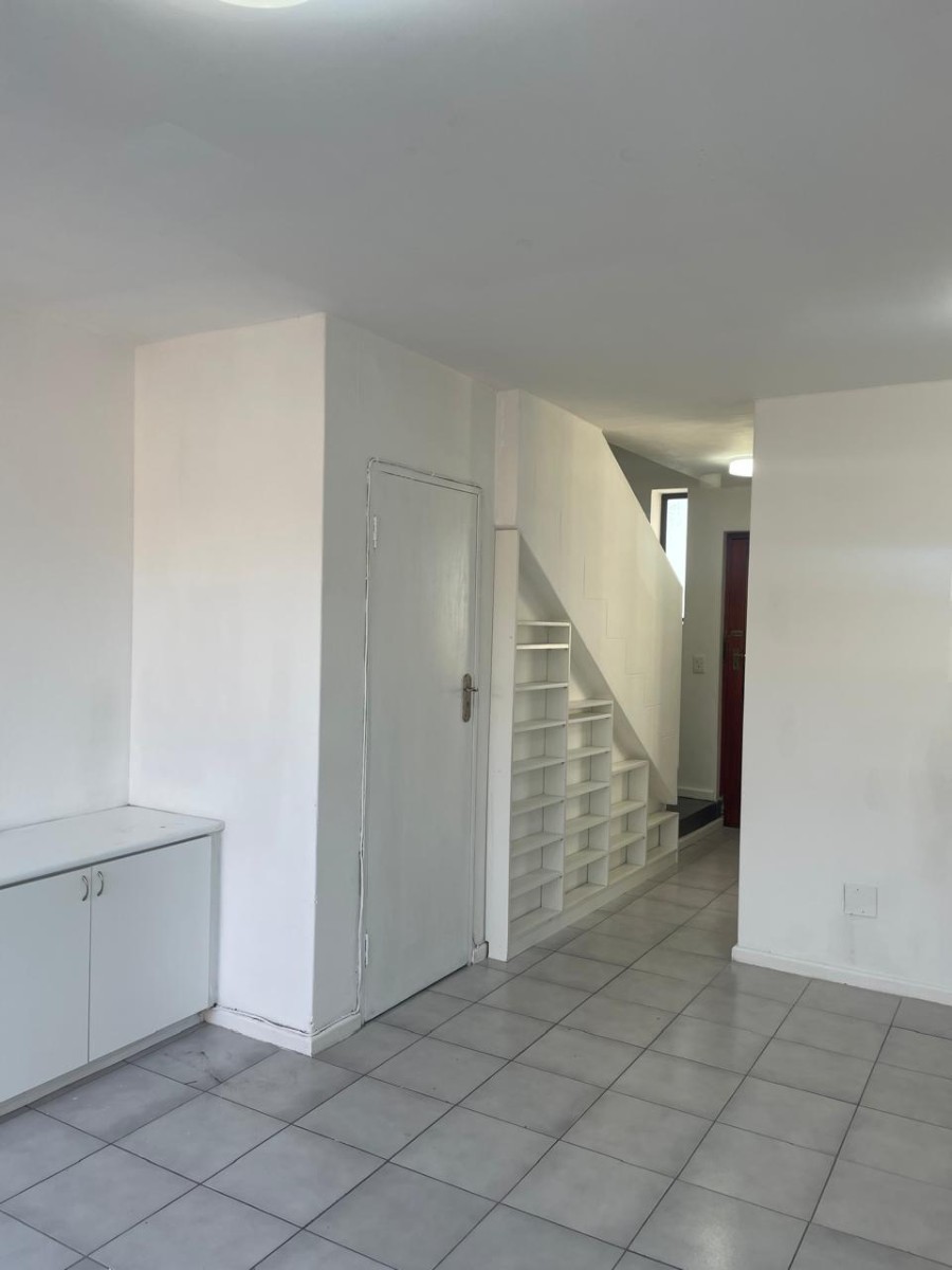 2 Bedroom Townhouse to rent in Kirstenhof 4