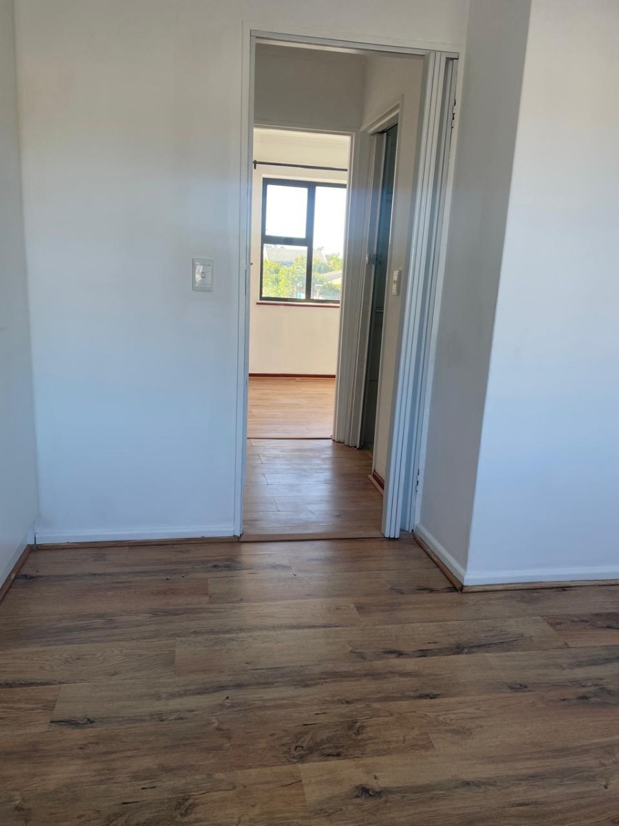 2 Bedroom Townhouse to rent in Kirstenhof 5