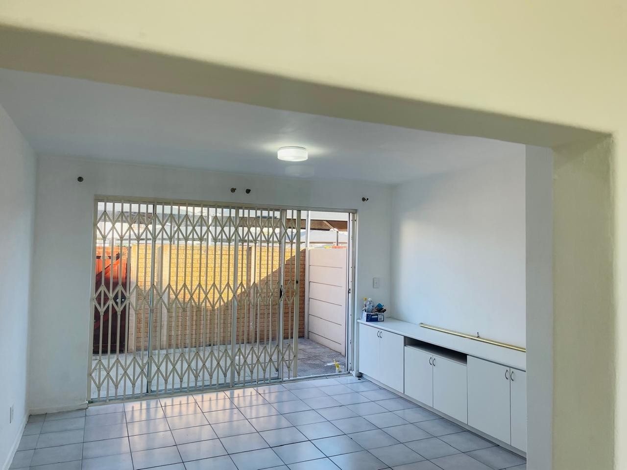 2 Bedroom Townhouse to rent in Kirstenhof 3