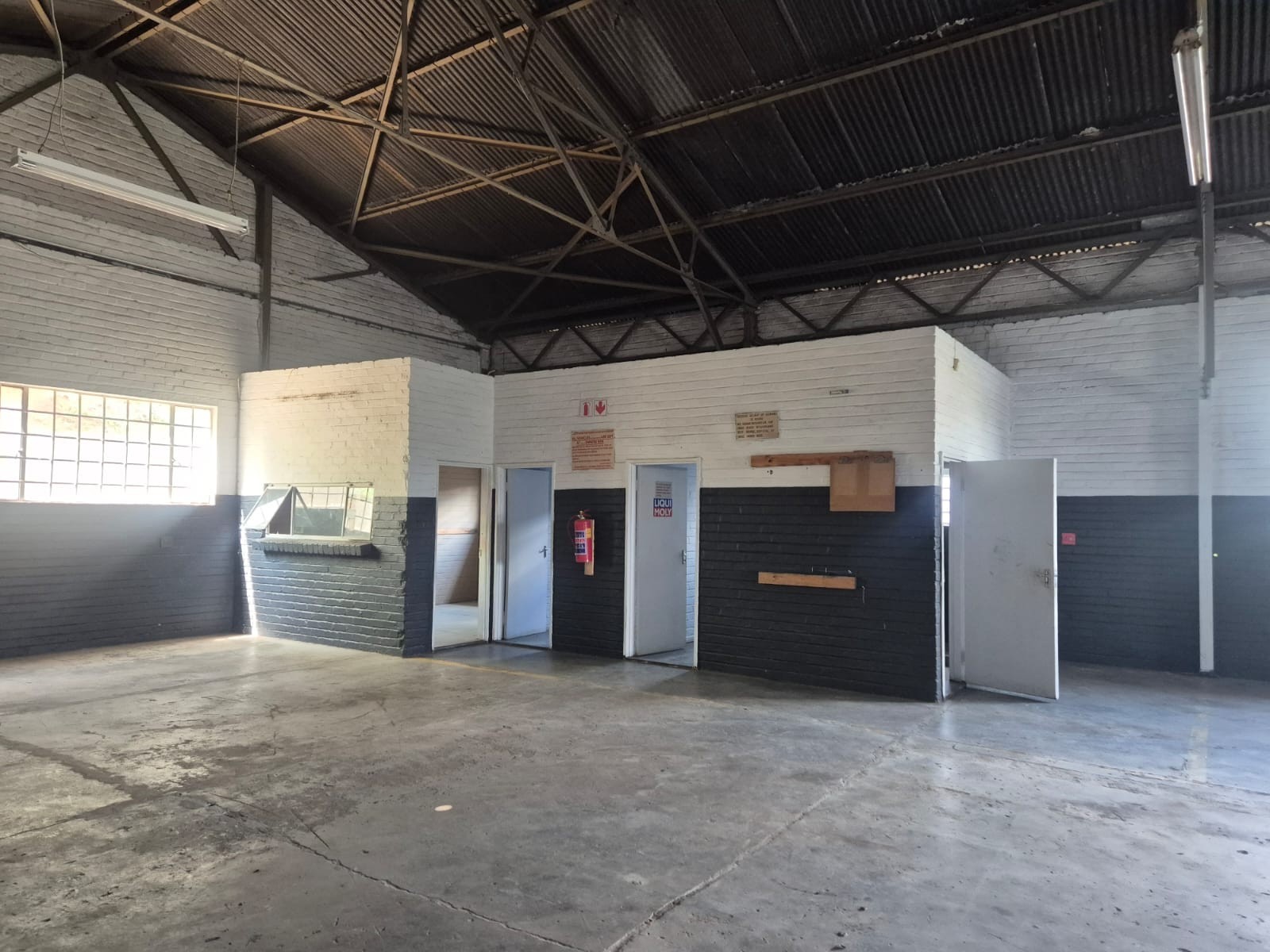 Industrial Property for rent in White River Central, White River, 324 m²