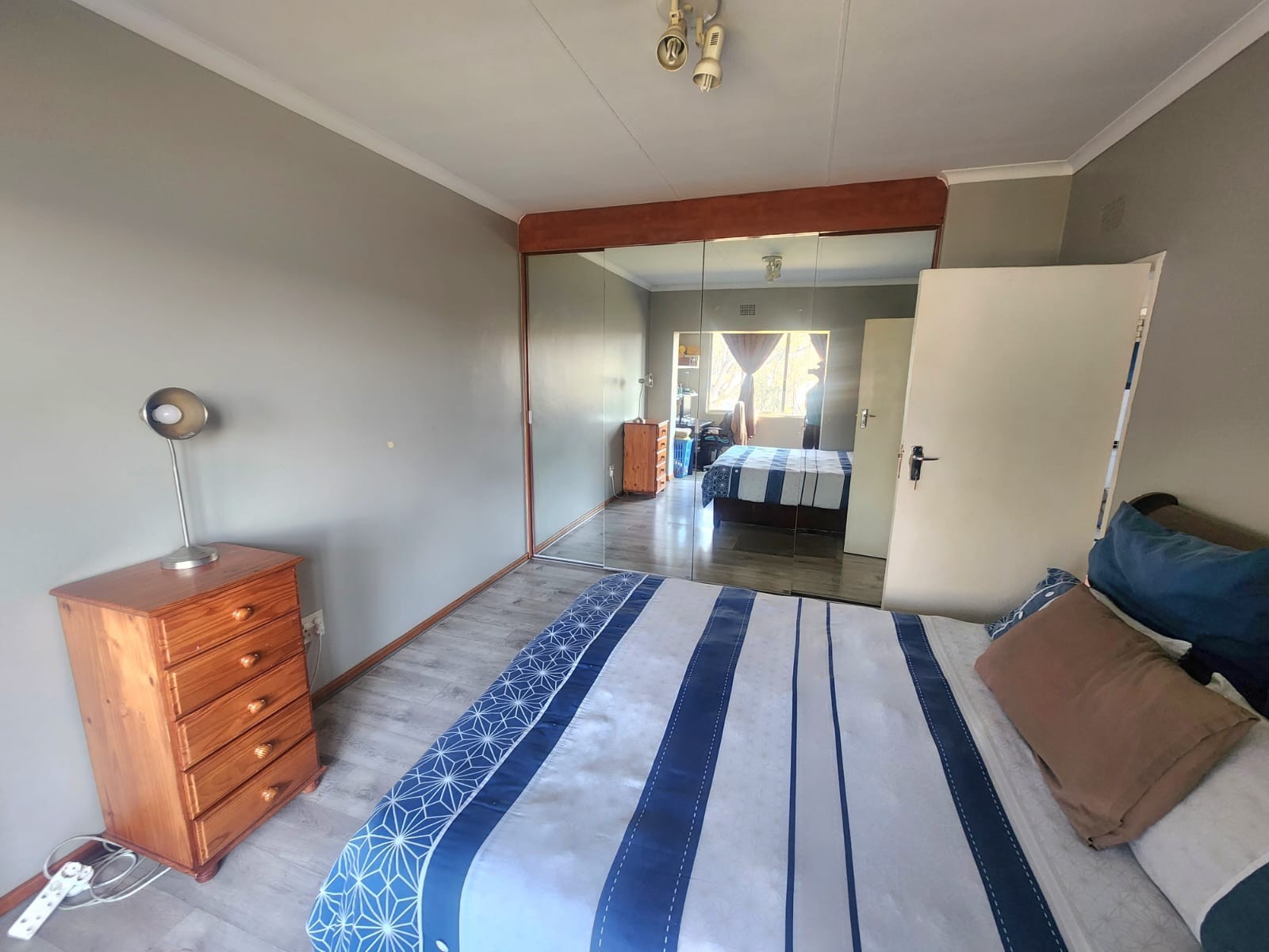 Apartment for sale in Lyndhurst, Johannesburg, 63 m²