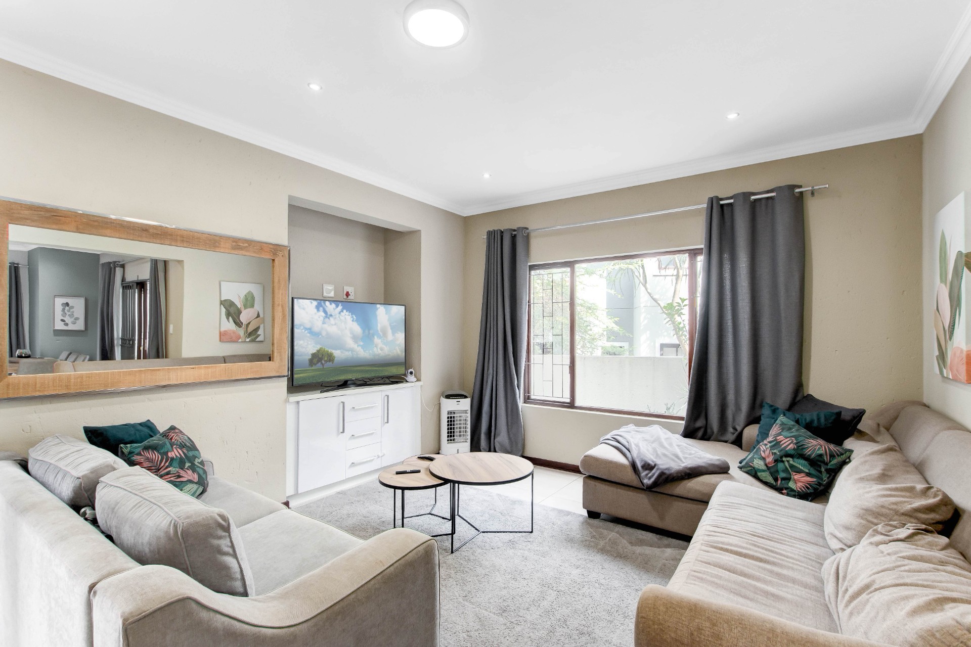 Townhouse for sale in Broadacres, Sandton, 282 m²