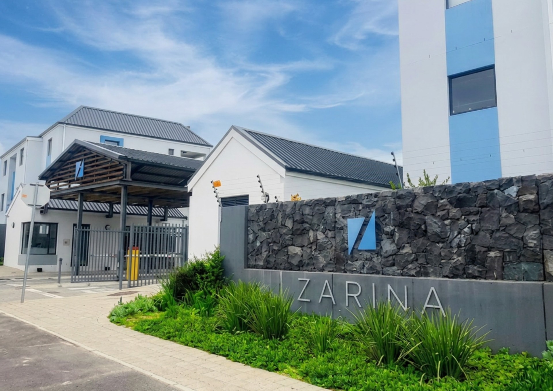 Apartment For Sale in Burgundy Estate, Milnerton