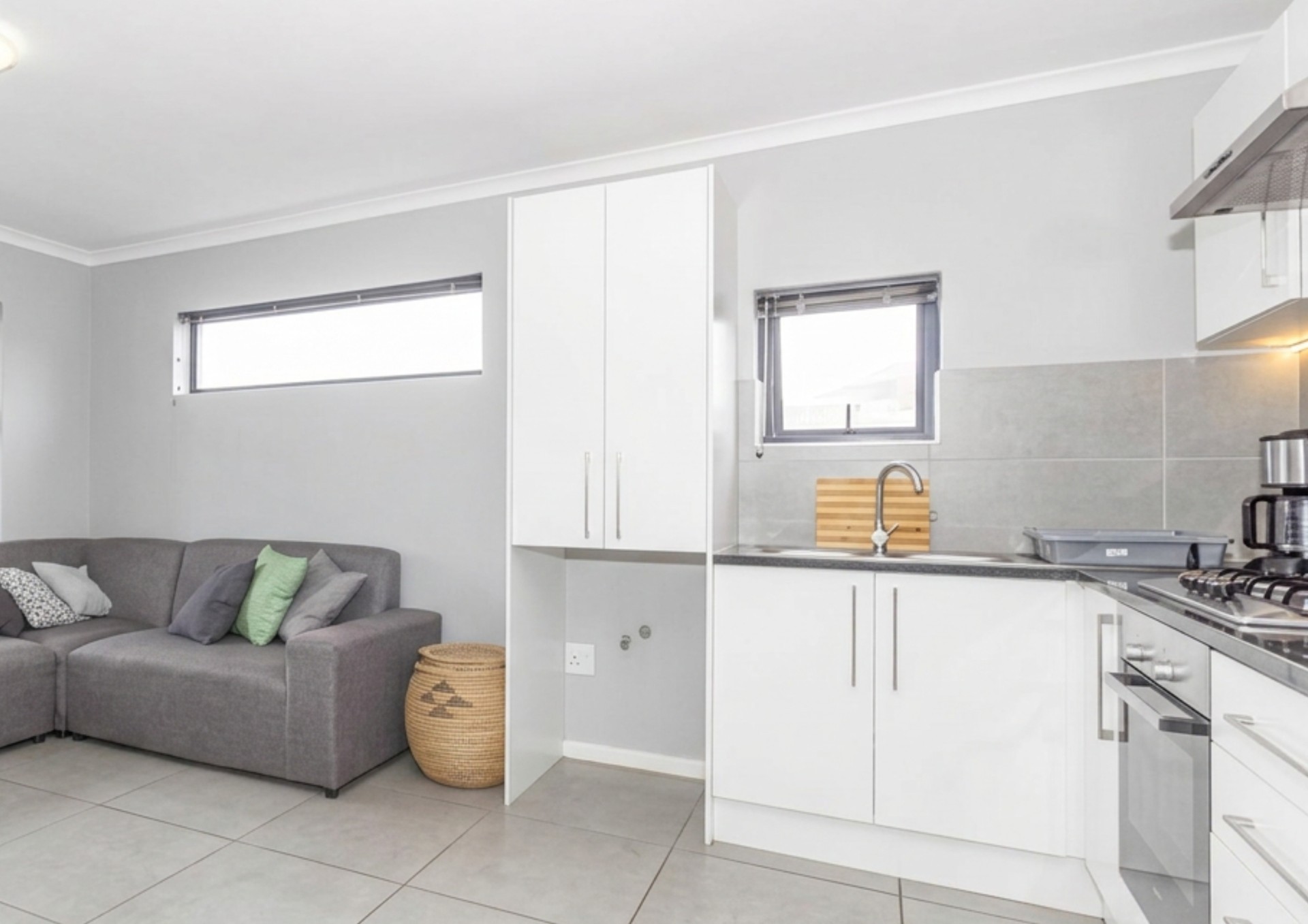 Apartment For Sale in Burgundy Estate, Milnerton 5