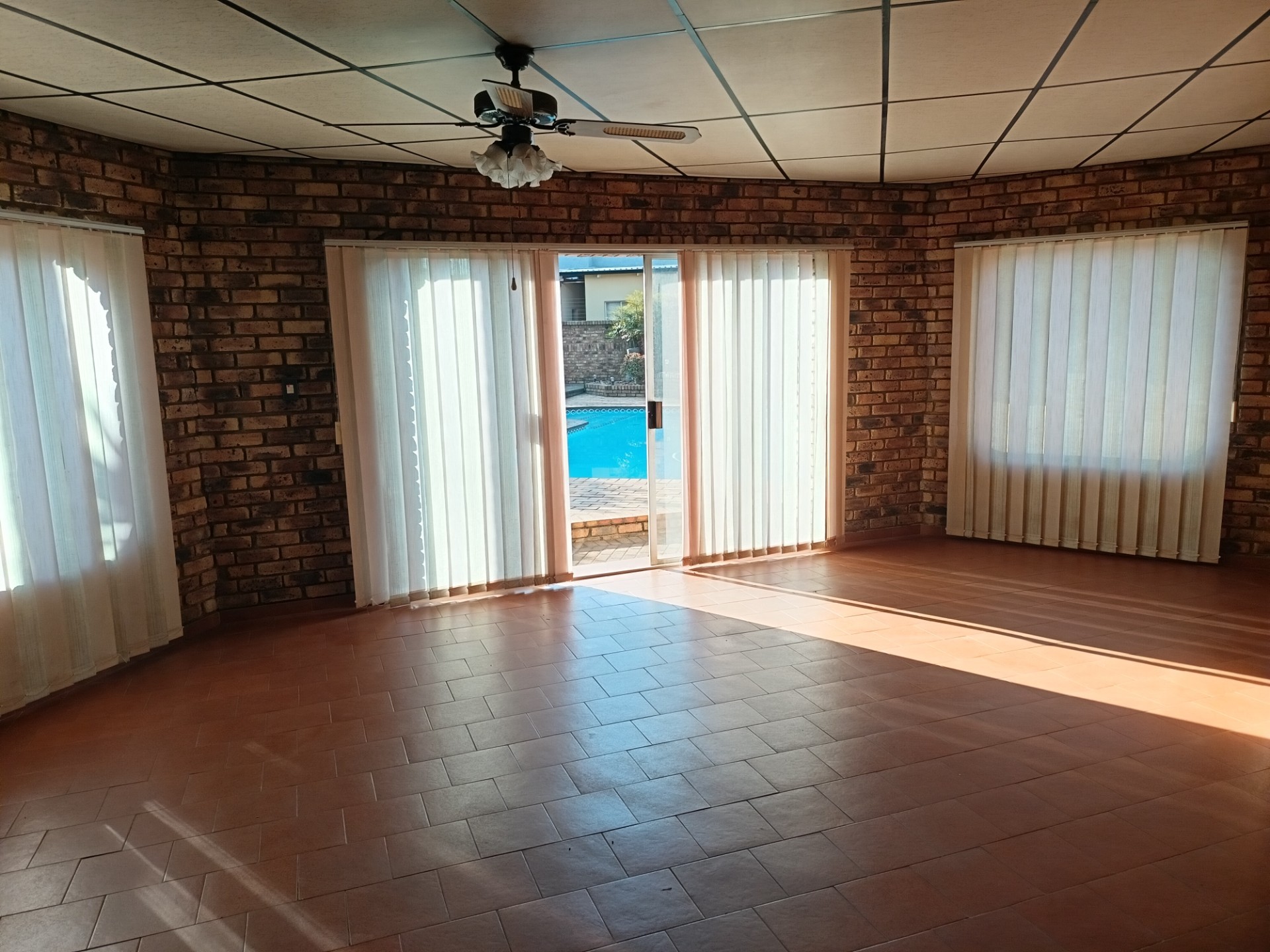 House for sale in Kempton Park Central, Kempton Park, 449 m²