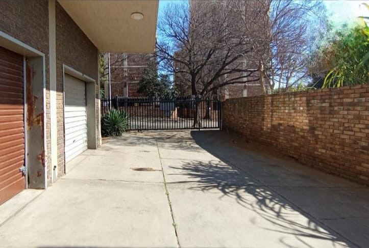 Apartment for sale in Silverton, Pretoria, 87 m²