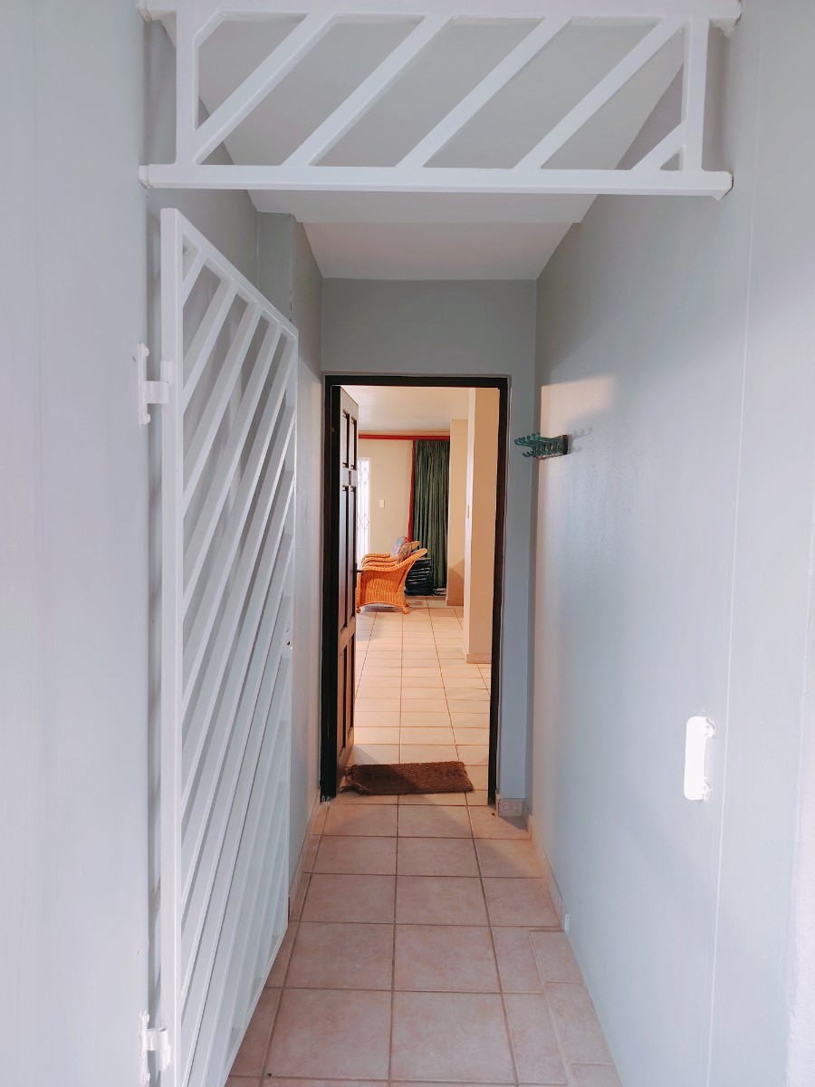 Apartment for sale in Ramsgate, Margate, KwaZulu Natal, 298 m²