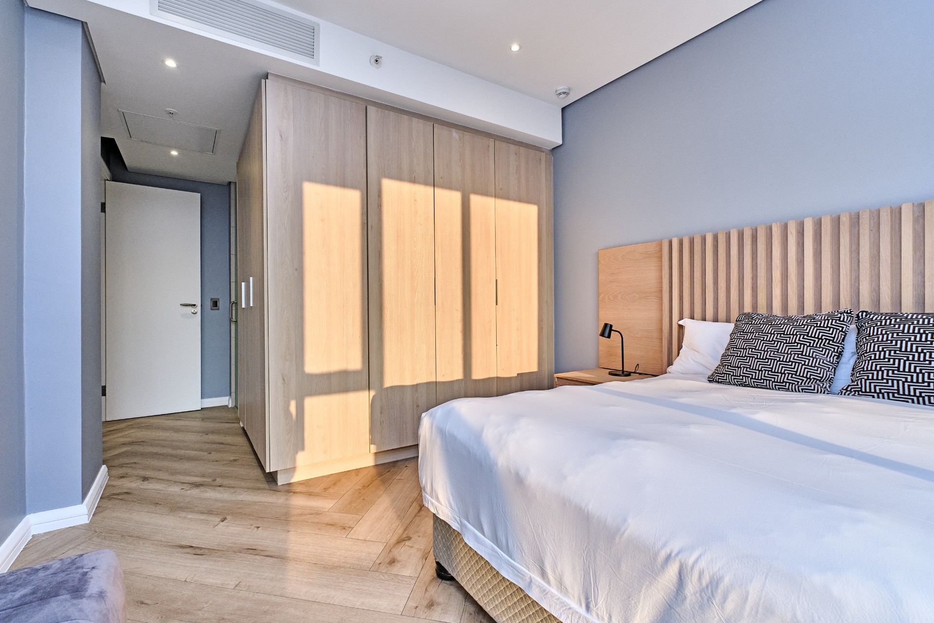 Furnished 2 bed Apartment With balcony
