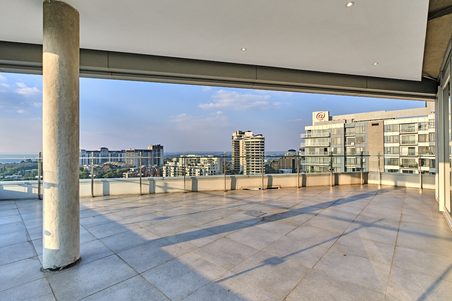 Apartment for rent in Sandton Central, Sandton, 256 m²