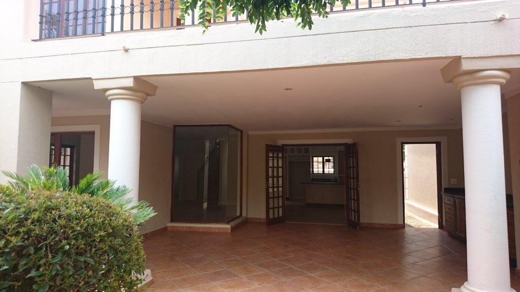 House for sale in Nieuw Muckleneuk, Pretoria, 320 m²
