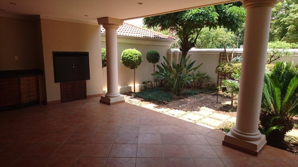 House for sale in Nieuw Muckleneuk, Pretoria, 320 m²
