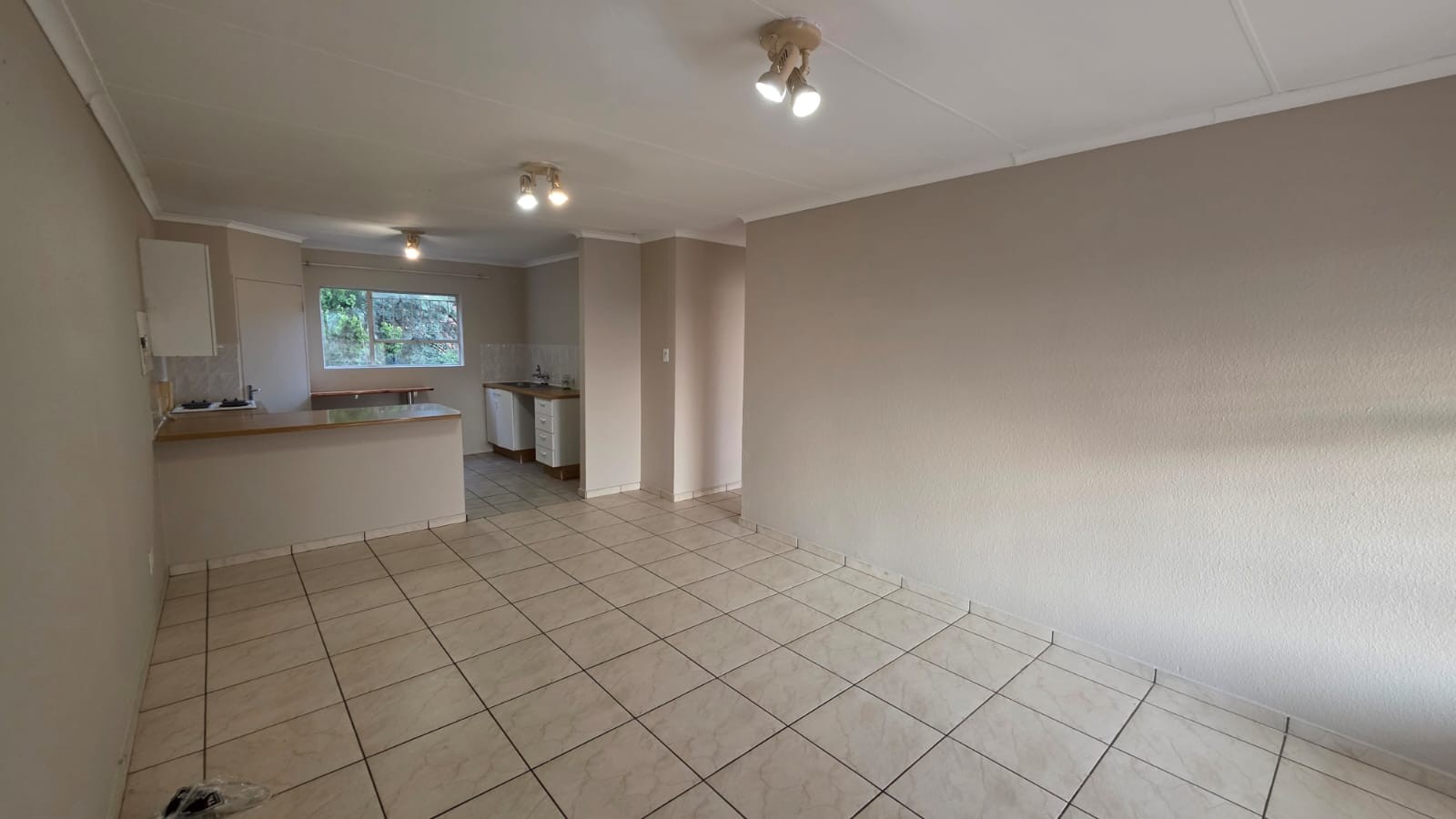 Townhouse for sale in Wilro Park, Roodepoort, 67 m²