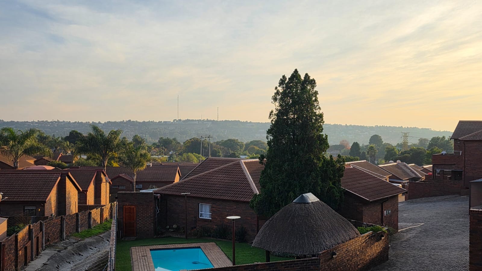Townhouse for sale in Wilro Park, Roodepoort, 67 m²