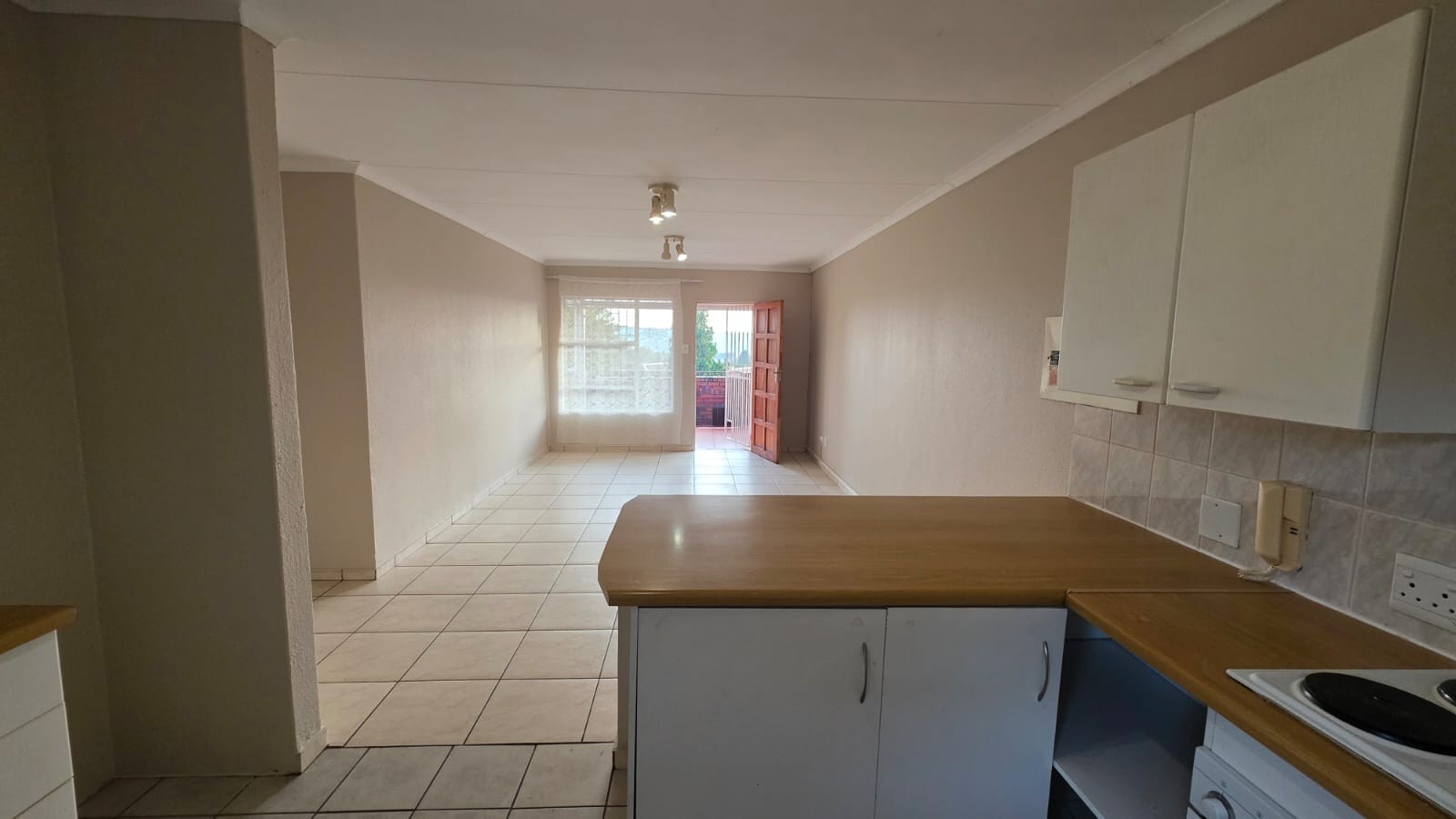 Townhouse for sale in Wilro Park, Roodepoort, 67 m²