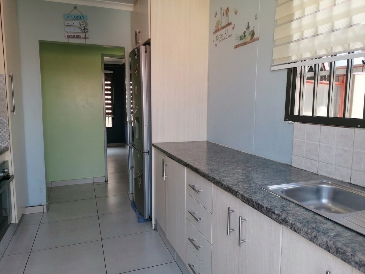 House for sale in Riverlea, Johannesburg, 250 m²