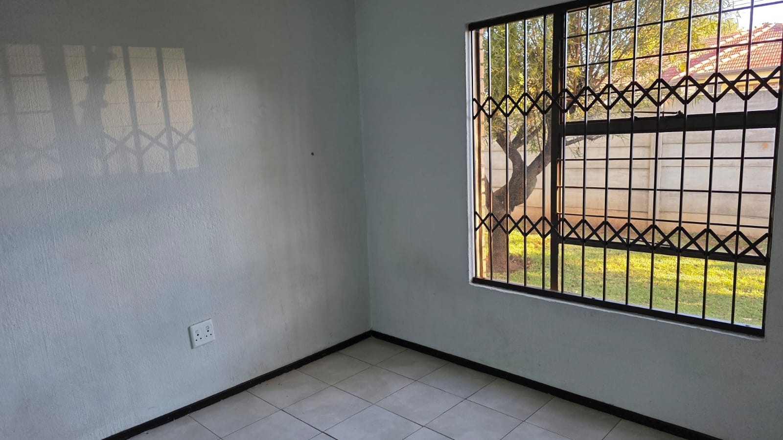 Townhouse for sale in Georginia, Roodepoort, 52 m²