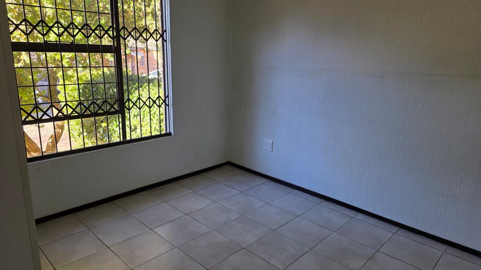 Townhouse for sale in Georginia, Roodepoort, 52 m²