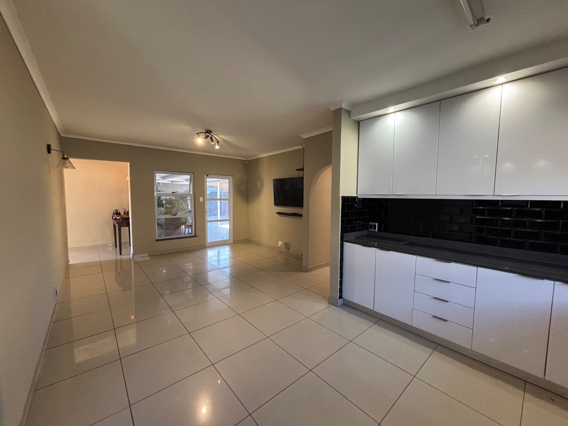 Modern open plan House To Rent in Welgelegen 2, Welgelegen, Parow