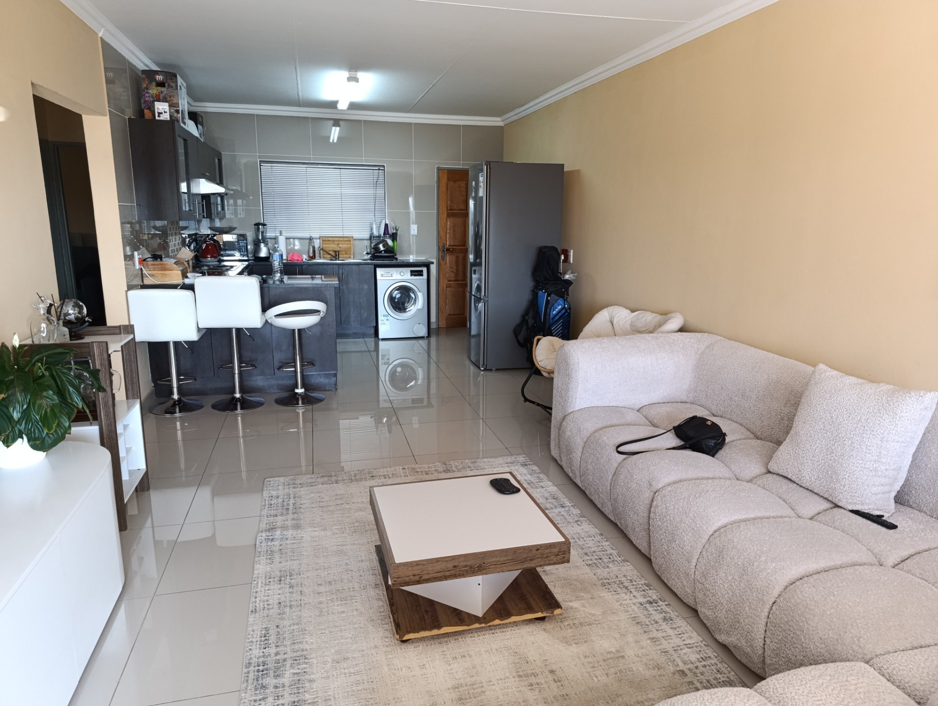 Apartment for sale in Winchester Hills, Johannesburg, 98 m²