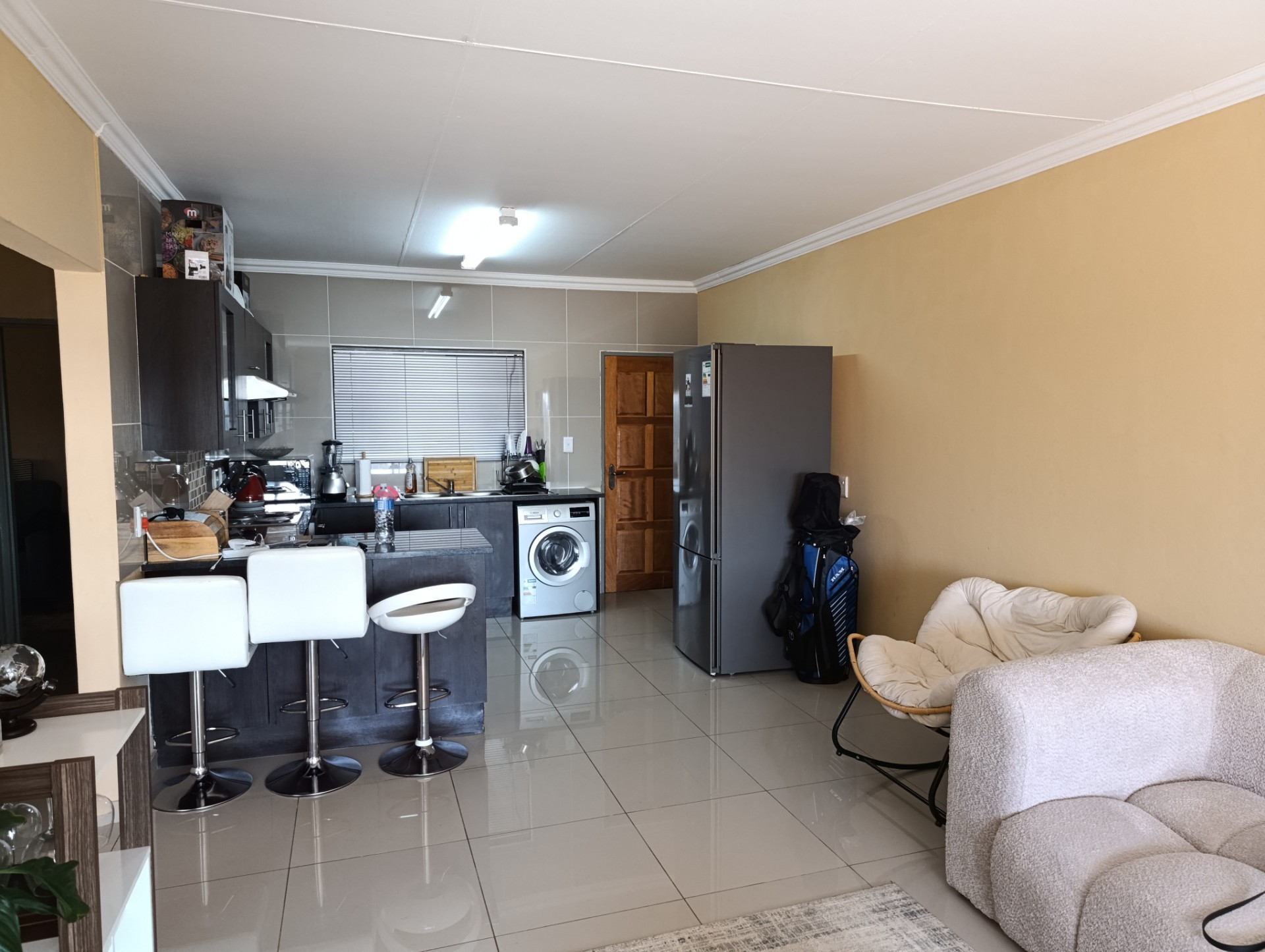 Apartment for sale in Winchester Hills, Johannesburg, 98 m²