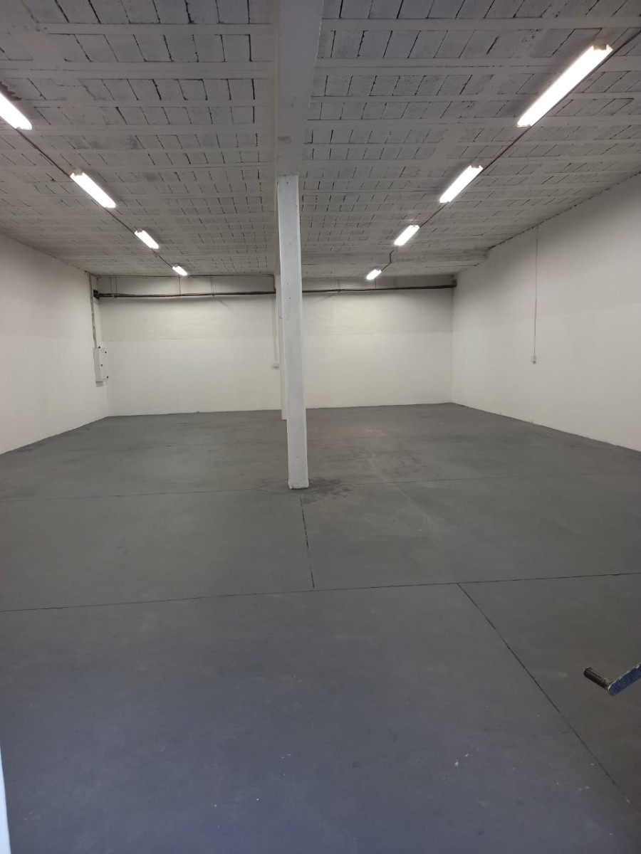 Warehouse for rent in Waterfall, Hillcrest, KwaZulu Natal, 250 m²