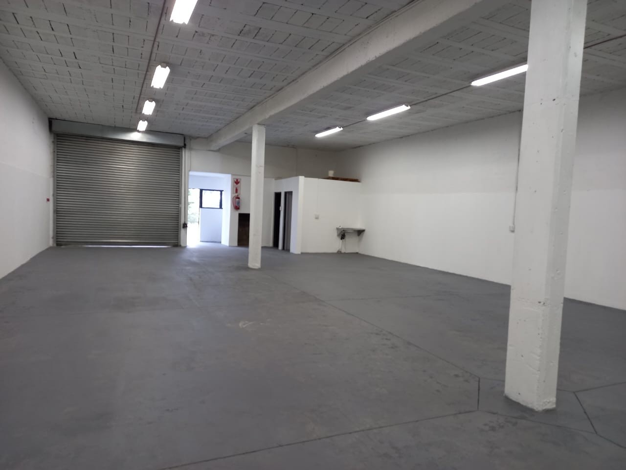 Warehouse for rent in Waterfall, Hillcrest, KwaZulu Natal, 250 m²