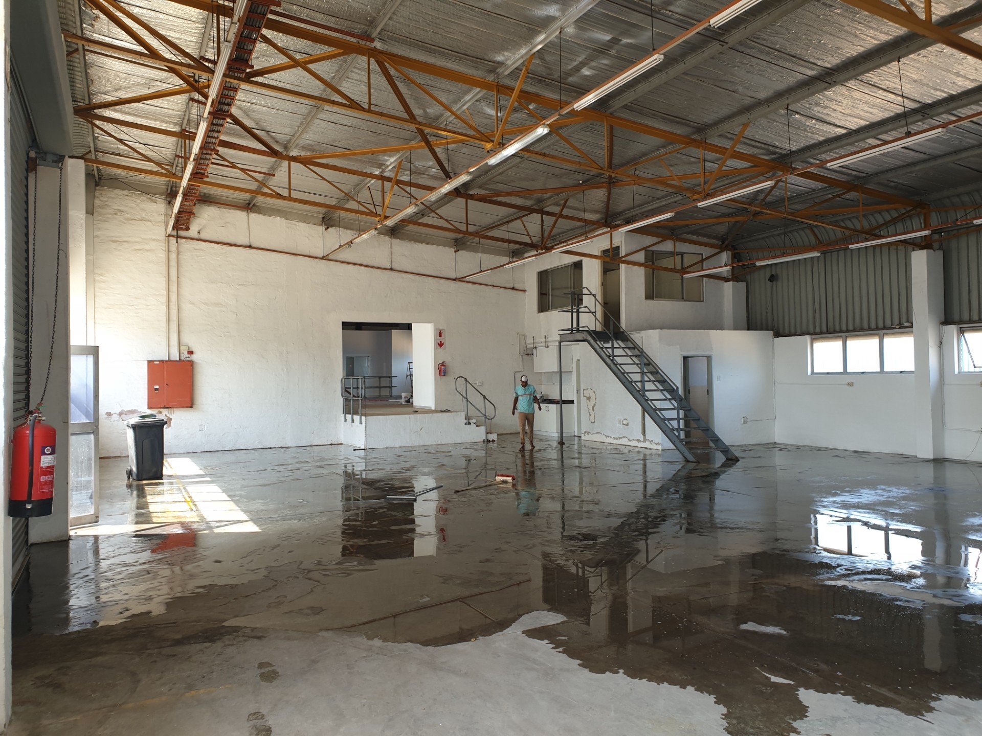 Warehouse To Rent in Glen Anil, Durban North, KwaZulu Natal